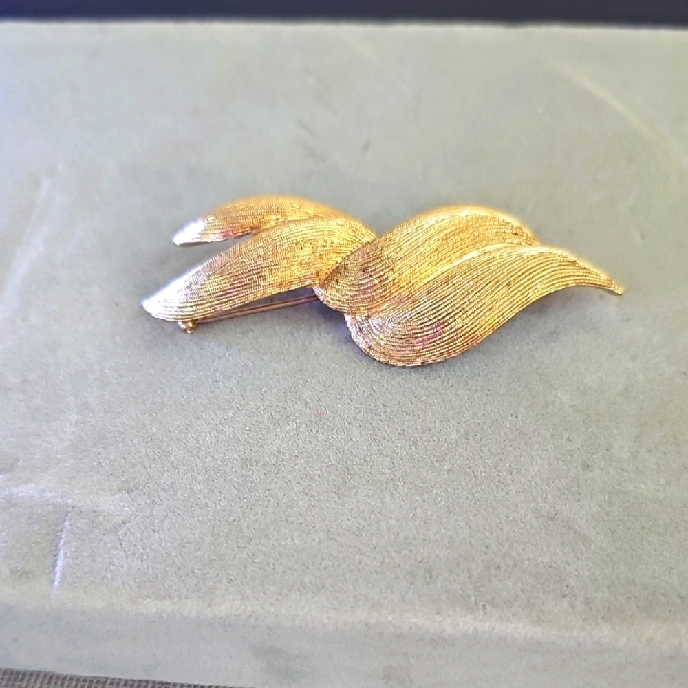 Vintage Signed Monet Gold Tone Brooch